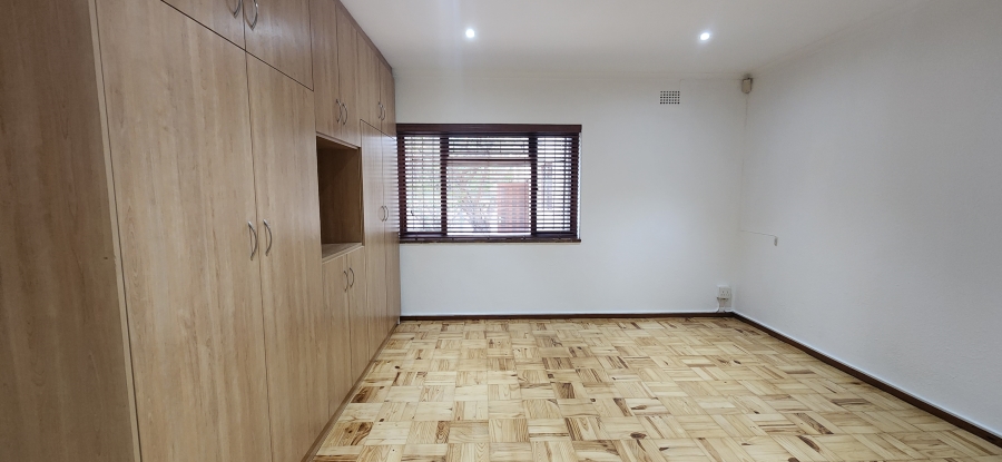 To Let 3 Bedroom Property for Rent in Meadowridge Western Cape